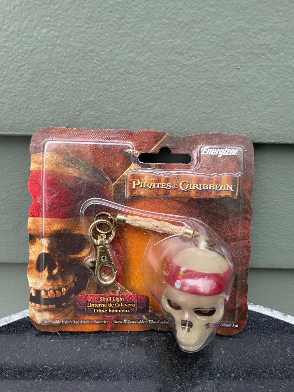 Disney Pirates of the Caribbean Energizer Skull Light Keychain Sealed 2006